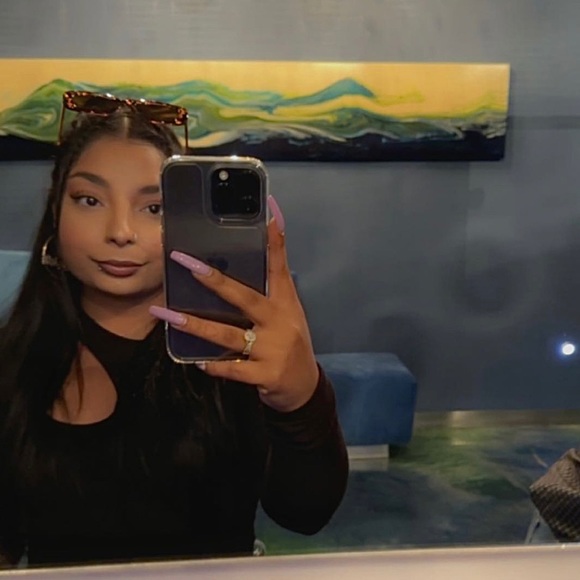 Meet your Posher, Jessica - Picture 1 of 1